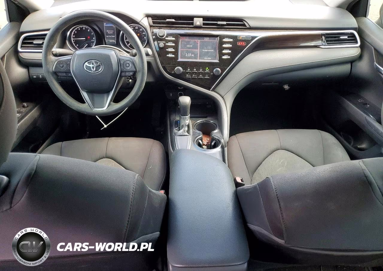 2018 Toyota Camry L VIN:4T1B11HK8JU028670 - 8