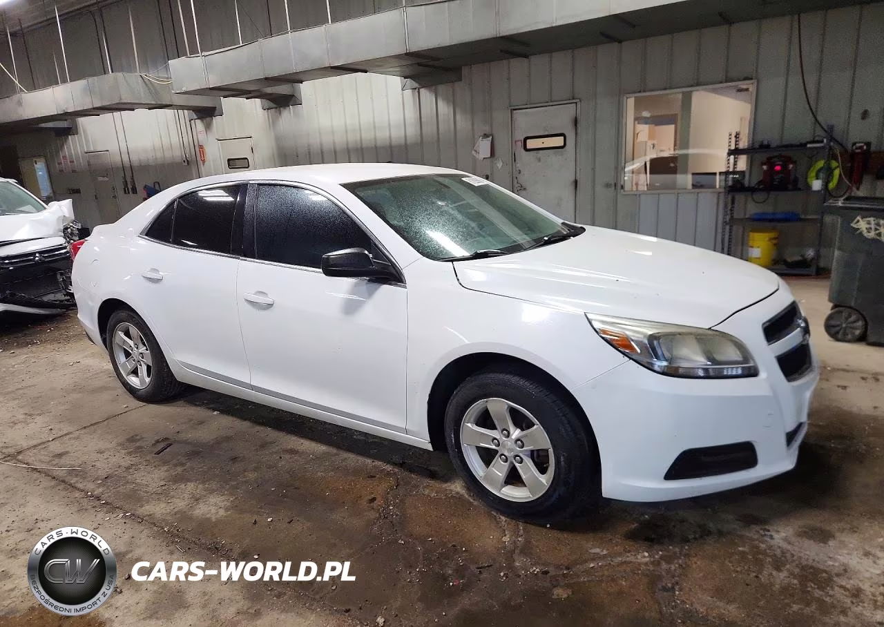 2013 Chevrolet Malibu Ls VIN:1G11B5SA1DF241725 - 4