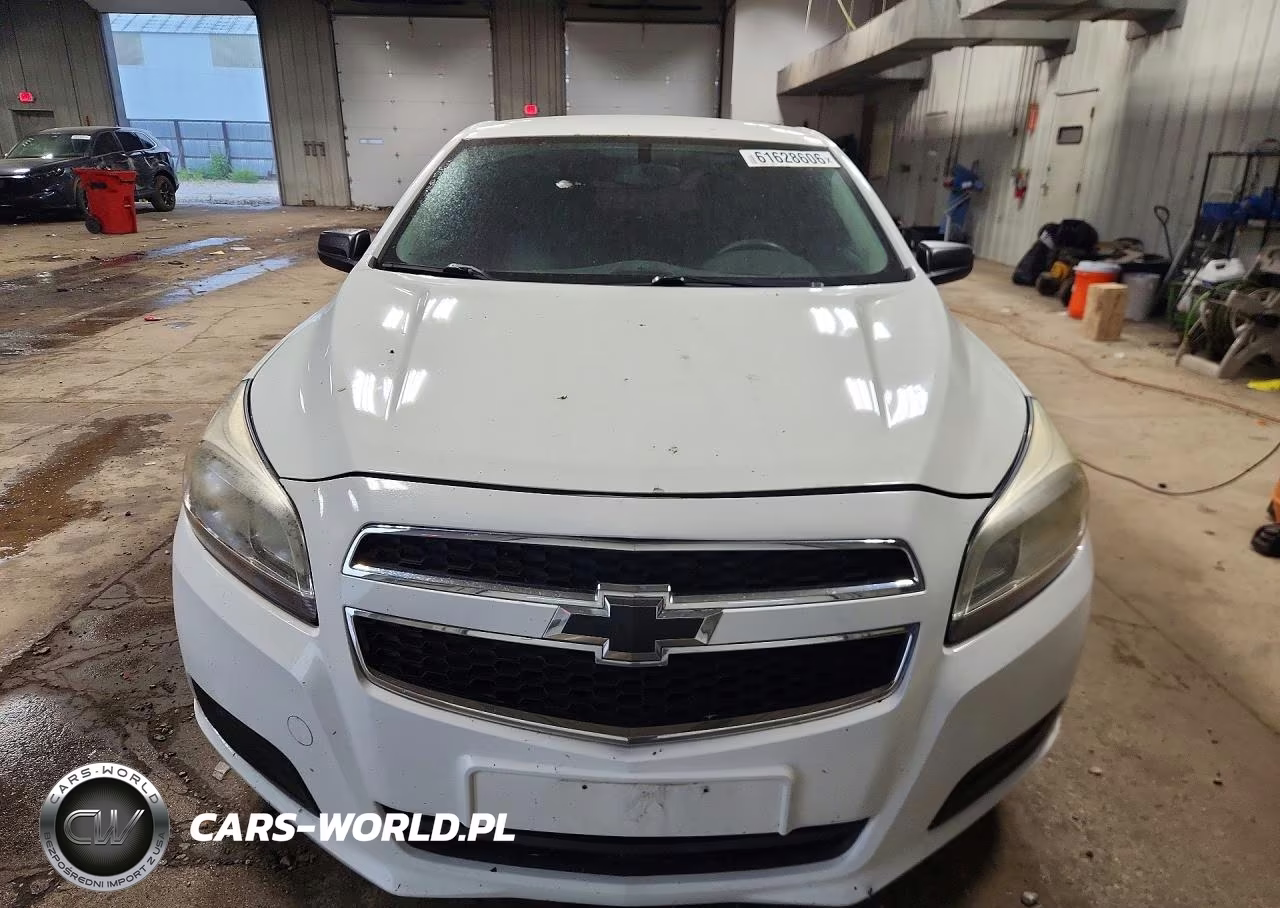 2013 Chevrolet Malibu Ls VIN:1G11B5SA1DF241725 - 5