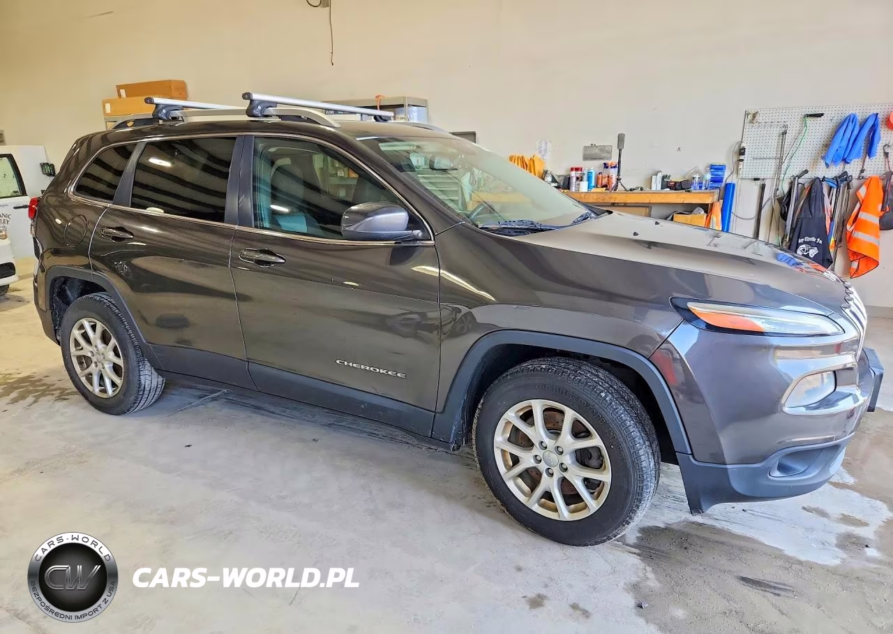 2014 Jeep Cherokee Latitude VIN:1C4PJMCB9EW247523 - 4