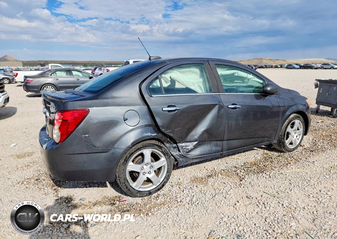 2016 Chevrolet Sonic Ltz VIN:1G1JE5SB8G4140245 - 3