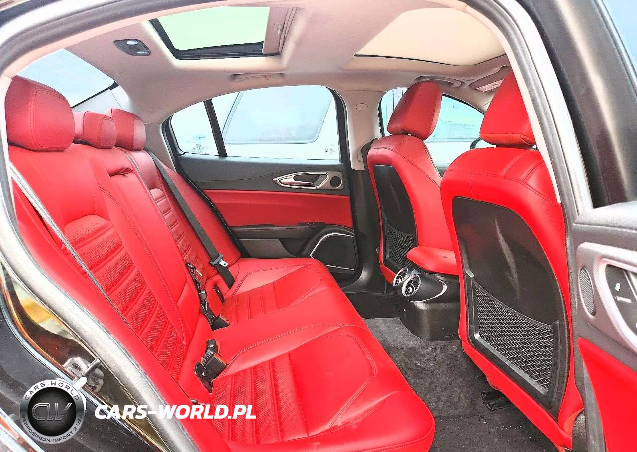2019 Alfa Romeo Giulia Ti VIN:ZARFANBN9K7606667 - 10