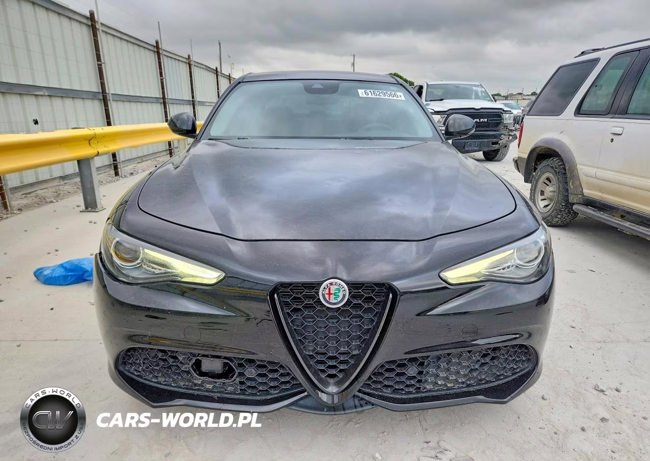 2019 Alfa Romeo Giulia Ti VIN:ZARFANBN9K7606667 - 5