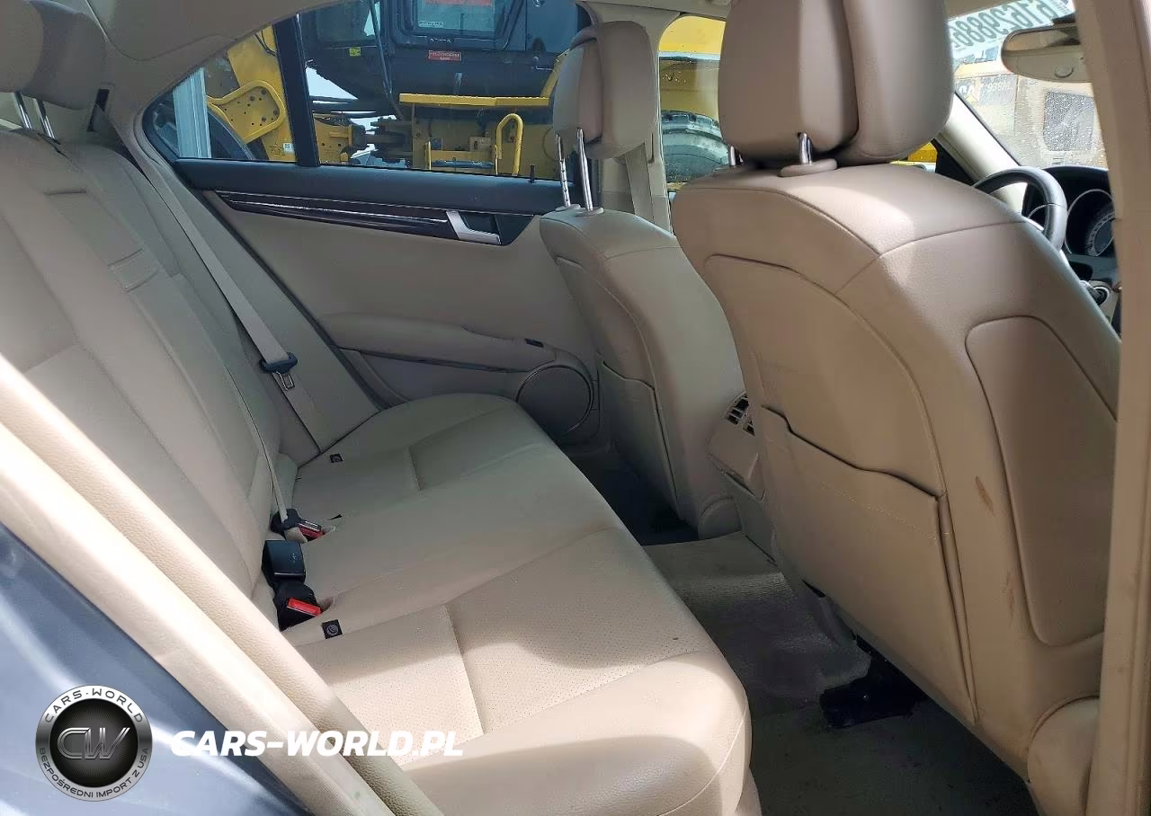 2012 Mercedes-Benz C 300 4Matic VIN:WDDGF8BB3CF917466 - 10