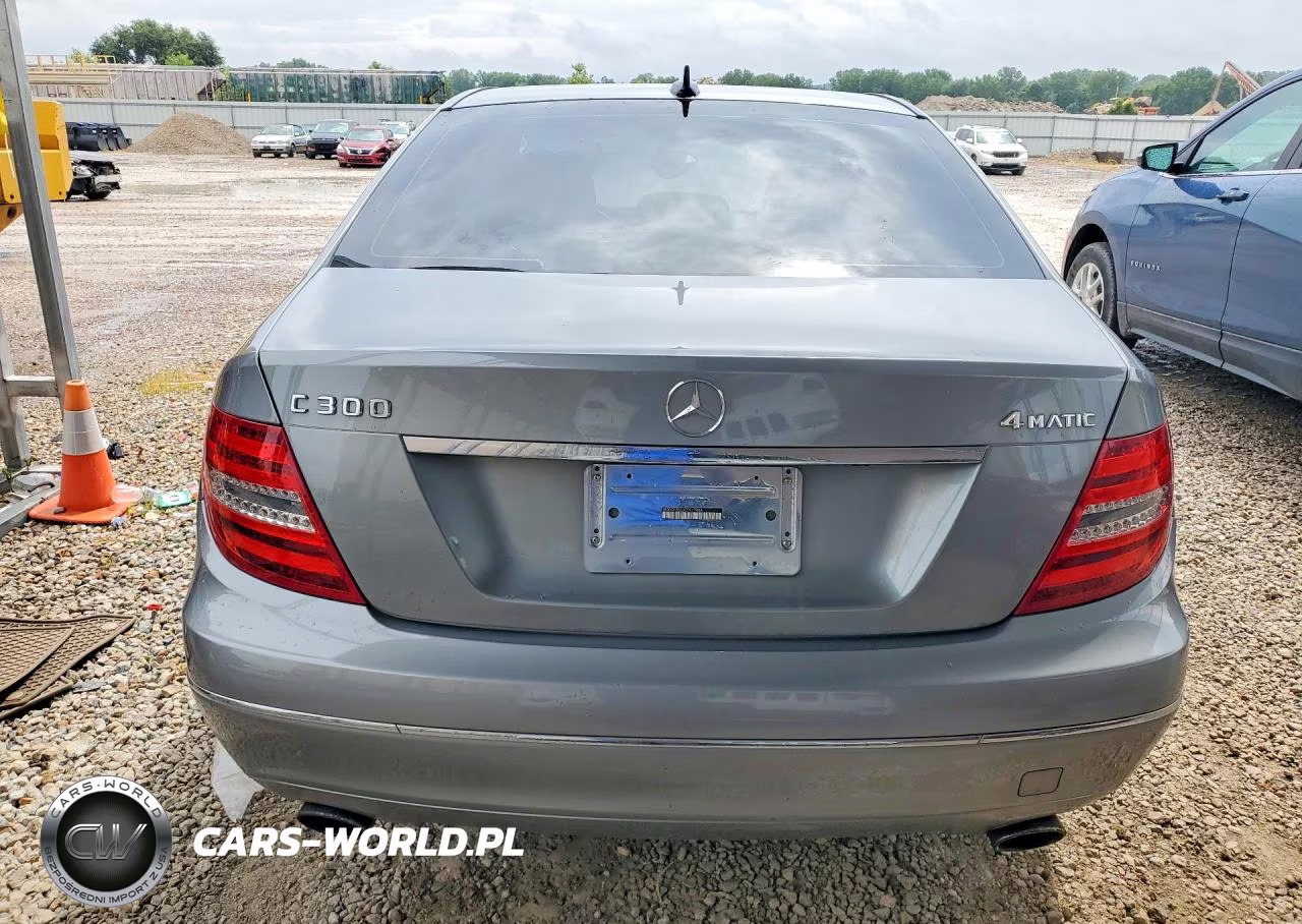 2012 Mercedes-Benz C 300 4Matic VIN:WDDGF8BB3CF917466 - 6