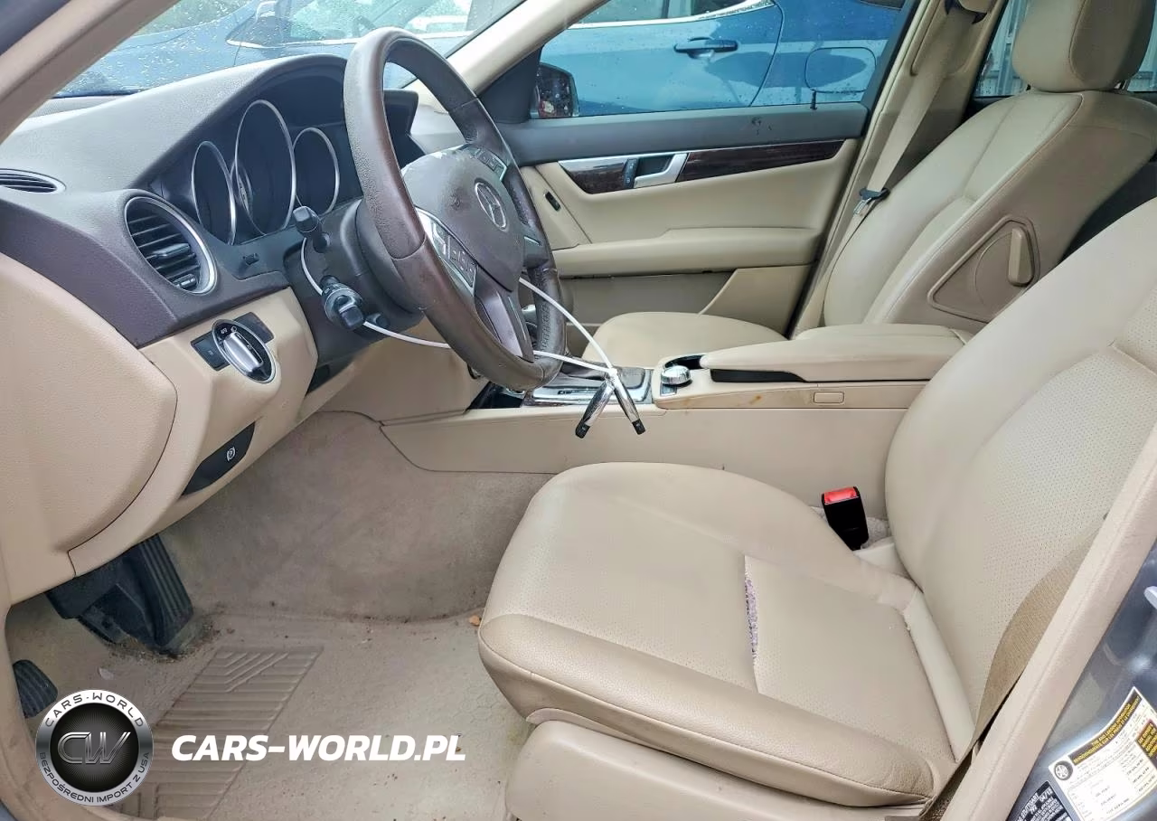 2012 Mercedes-Benz C 300 4Matic VIN:WDDGF8BB3CF917466 - 7