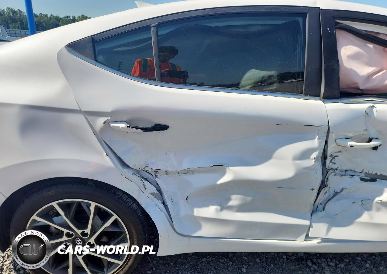 2019 Hyundai Elantra Limited VIN:5NPD84LF6KH485610 - 10