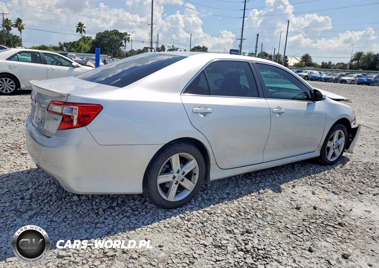 2014 Toyota Camry Se VIN:4T1BF1FK7EU453503 - 3