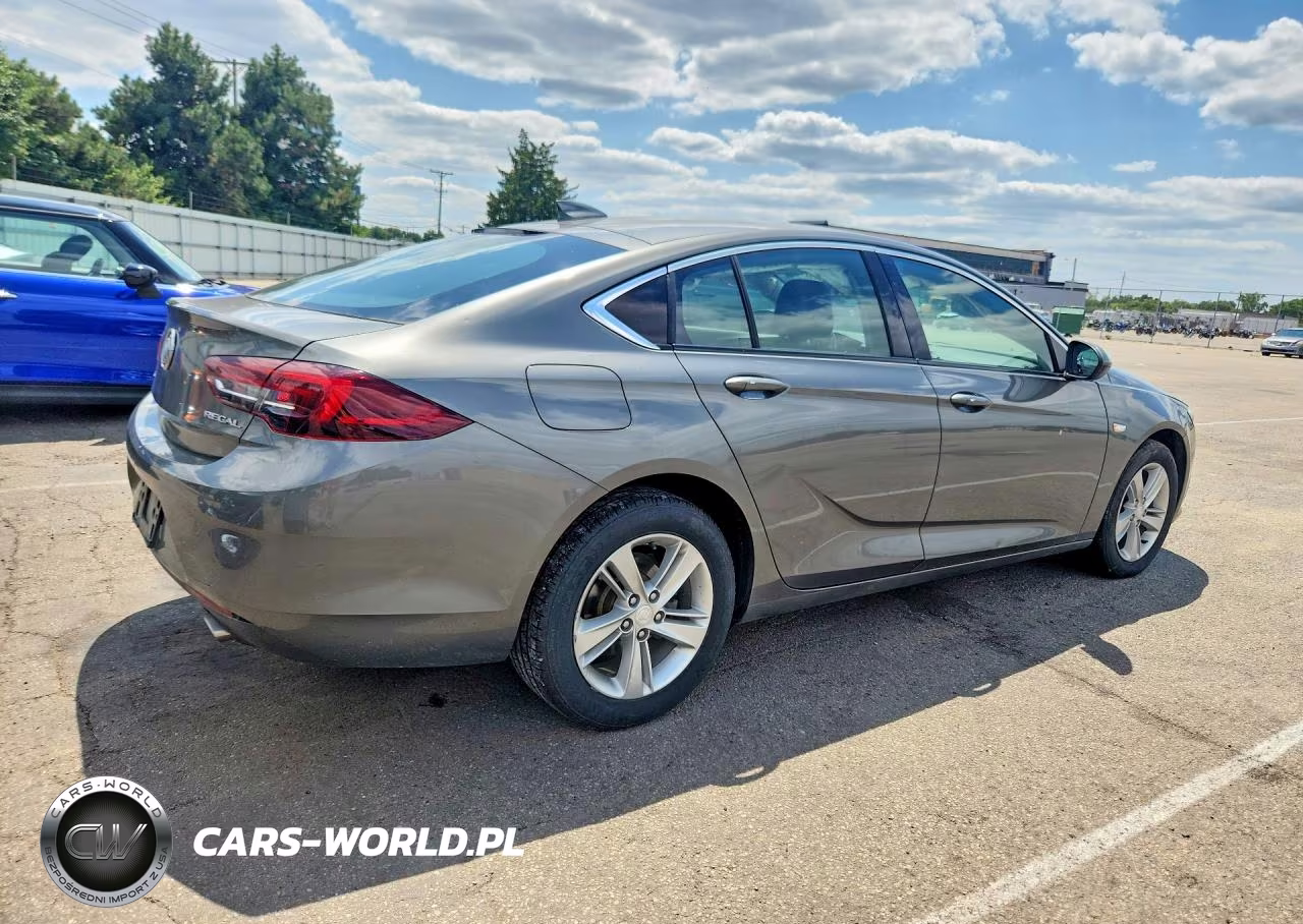 2018 Buick Regal Preferred VIN:W04GL6SX1J1142625 - 3