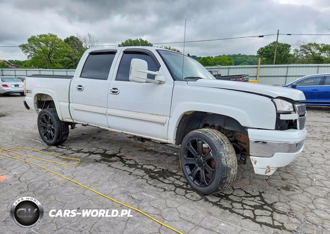 2007 Chevrolet Silverado K1500 Classic Crew Cab VIN:2GCEK13Z071167375 - 4