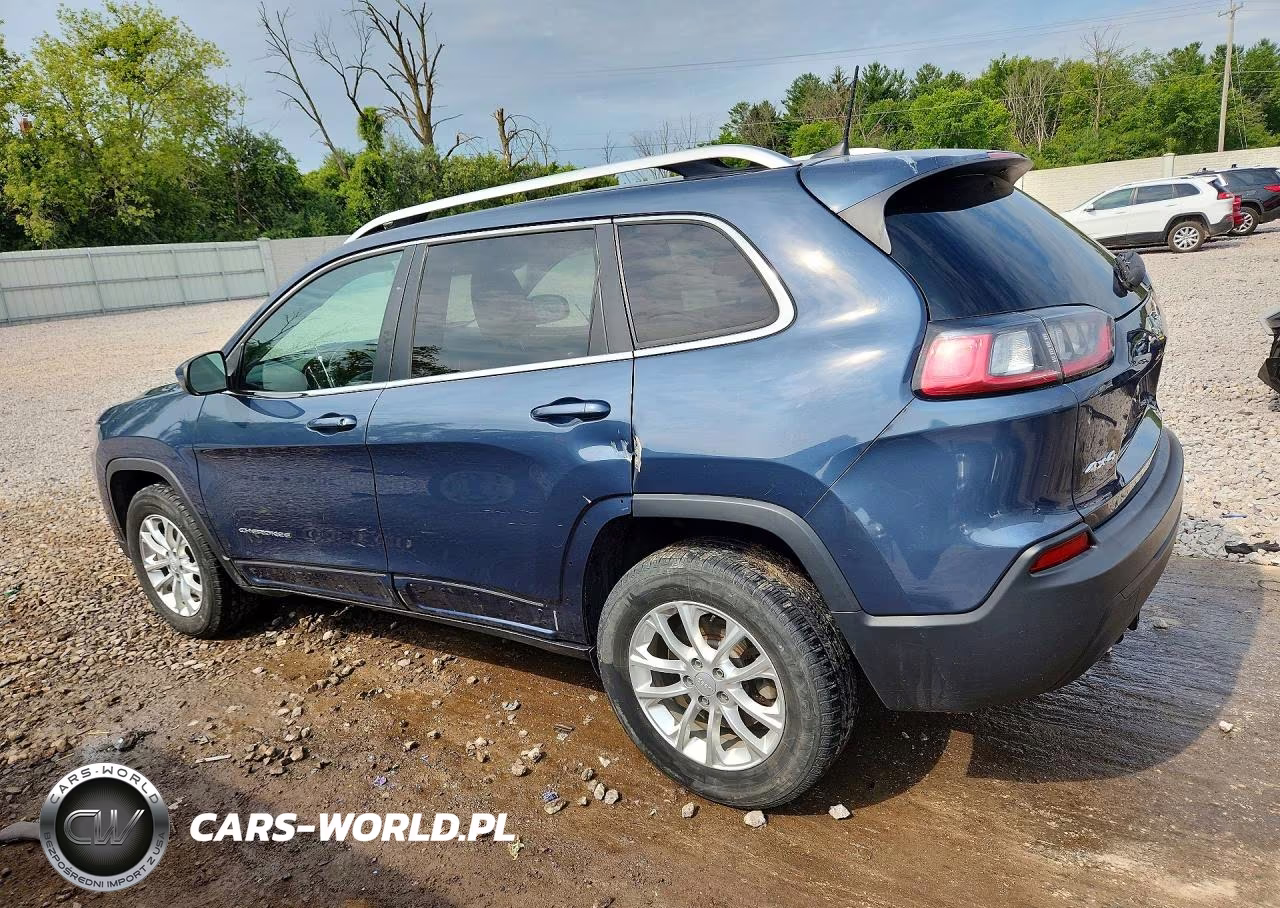 2019 Jeep Cherokee Latitude VIN:1C4PJMCB4KD379094 - 2