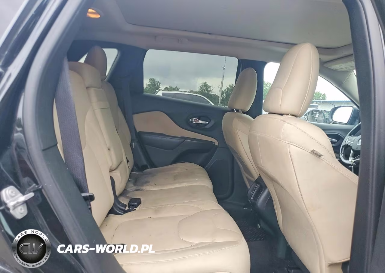 2015 Jeep Cherokee Latitude VIN:1C4PJMCS1FW757124 - 11