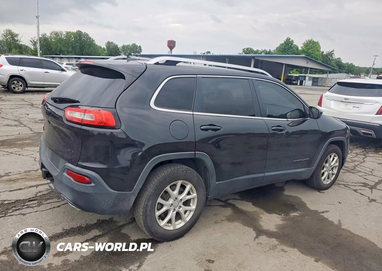 2015 Jeep Cherokee Latitude VIN:1C4PJMCS1FW757124 - 3