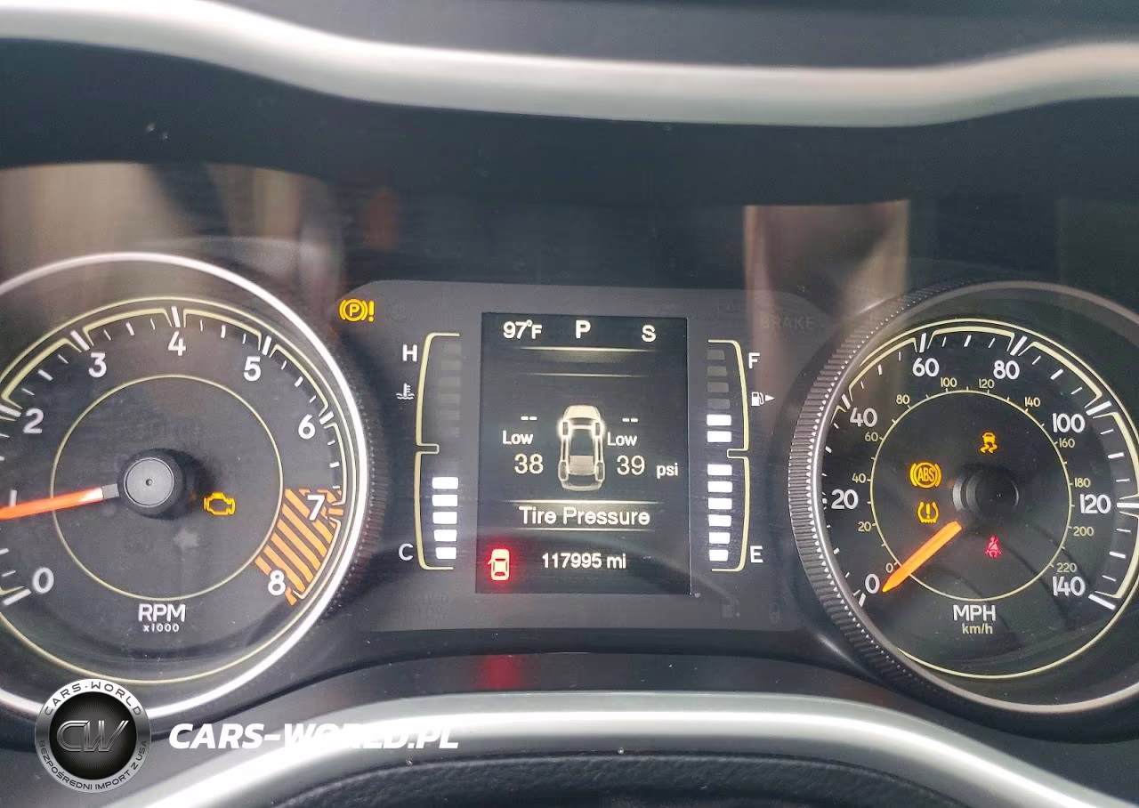 2015 Jeep Cherokee Latitude VIN:1C4PJMCS1FW757124 - 9
