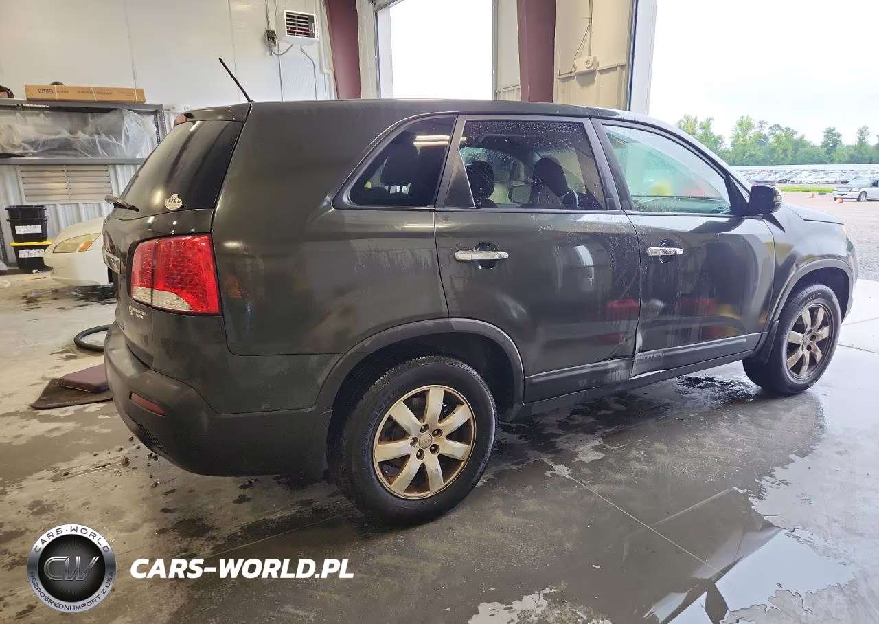 2013 Kia Sorento Lx VIN:5XYKT4A13DG316412 - 3