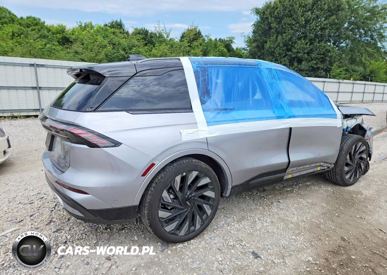 2024 Lincoln Nautilus Reserve VIN:5LMPJ8KA2RJ797139 - 3