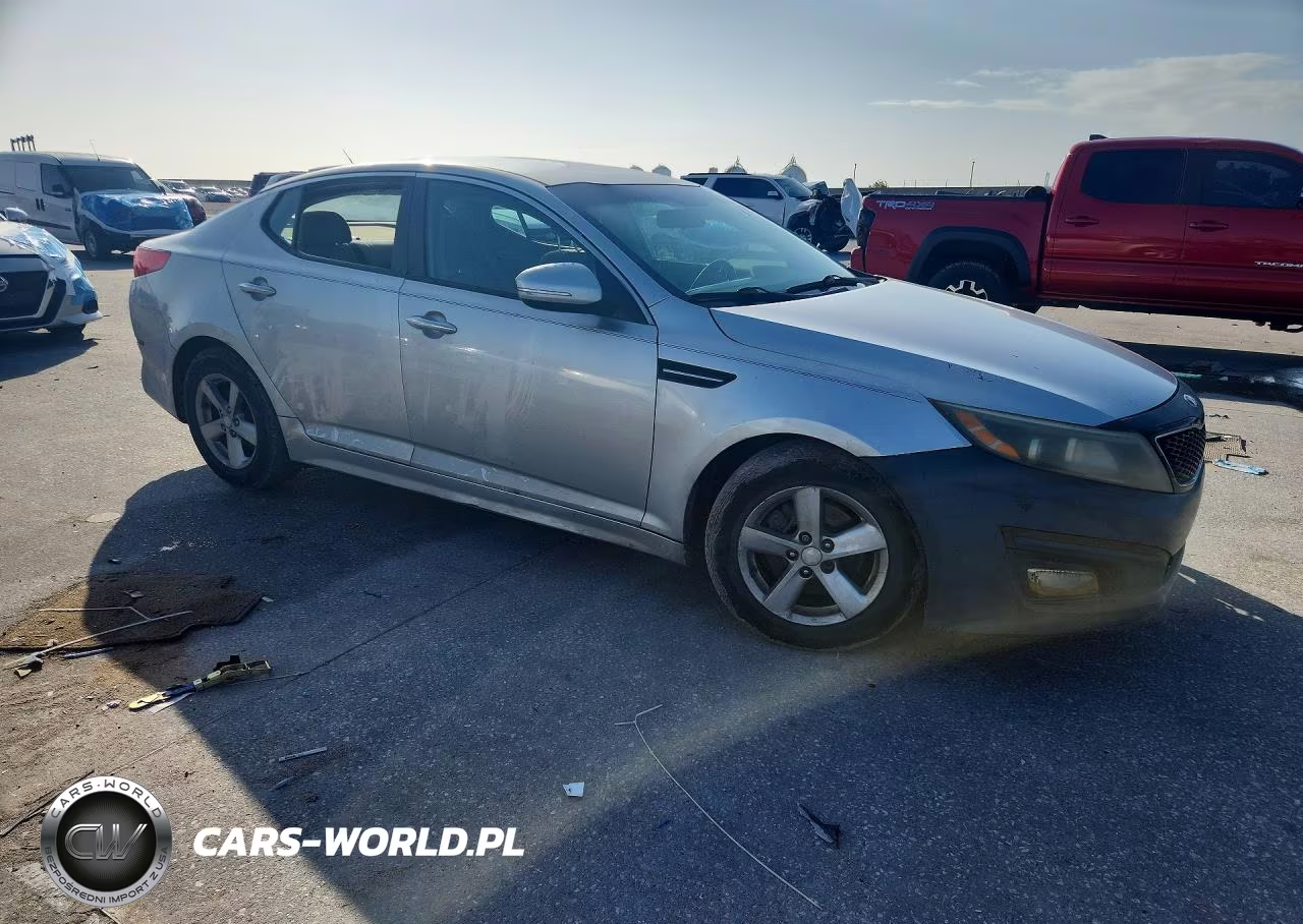 2015 Kia Optima Lx VIN:5XXGM4A72FG354051 - 4