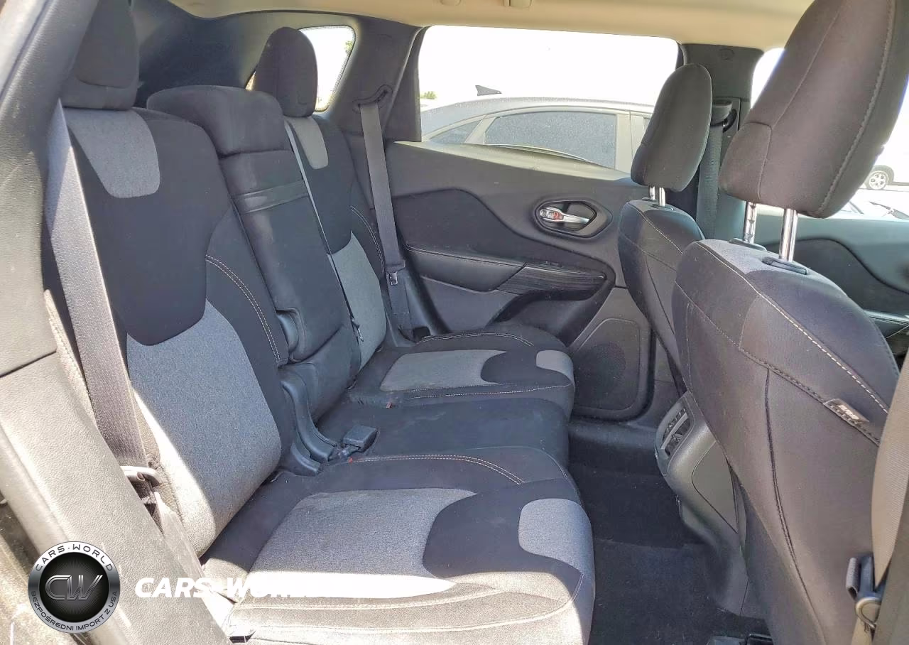 2014 Jeep Cherokee Latitude VIN:1C4PJLCB7EW154641 - 11
