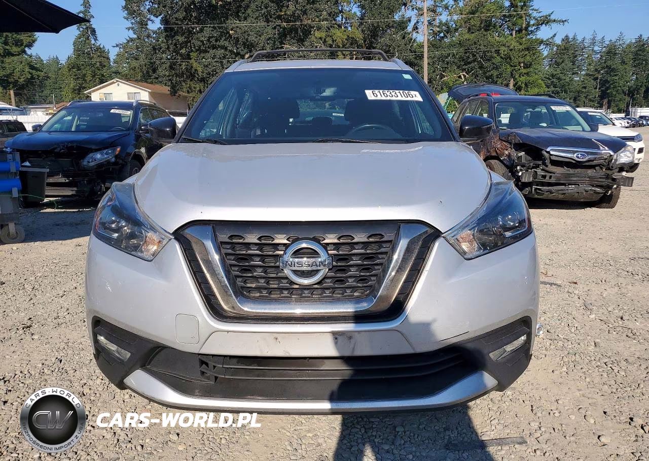 2018 Nissan Kicks Sr VIN:3N1CP5CUXJL539625 - 5