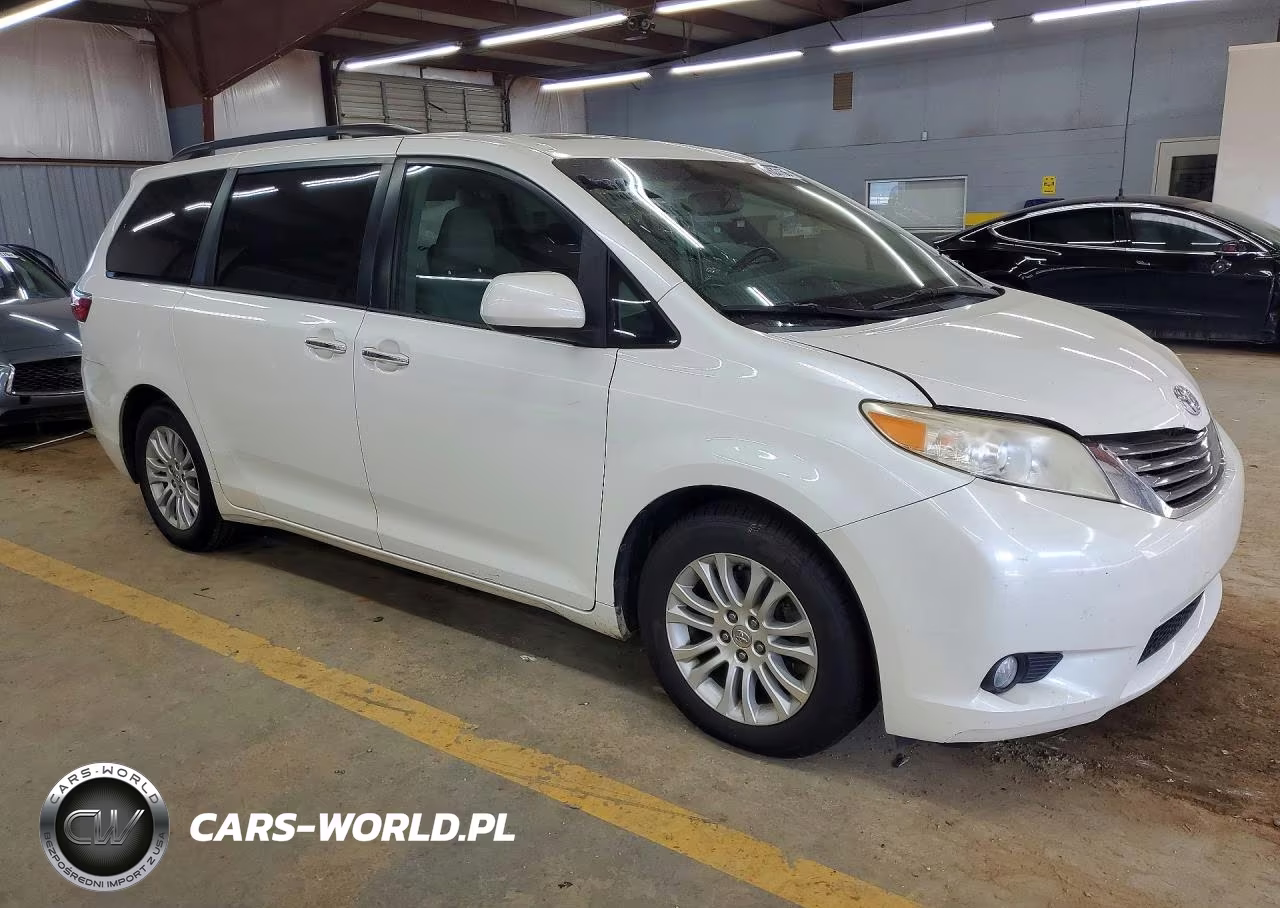 2015 Toyota Sienna Xle 8-Passenger VIN:5TDYK3DC7FS578119 - 4