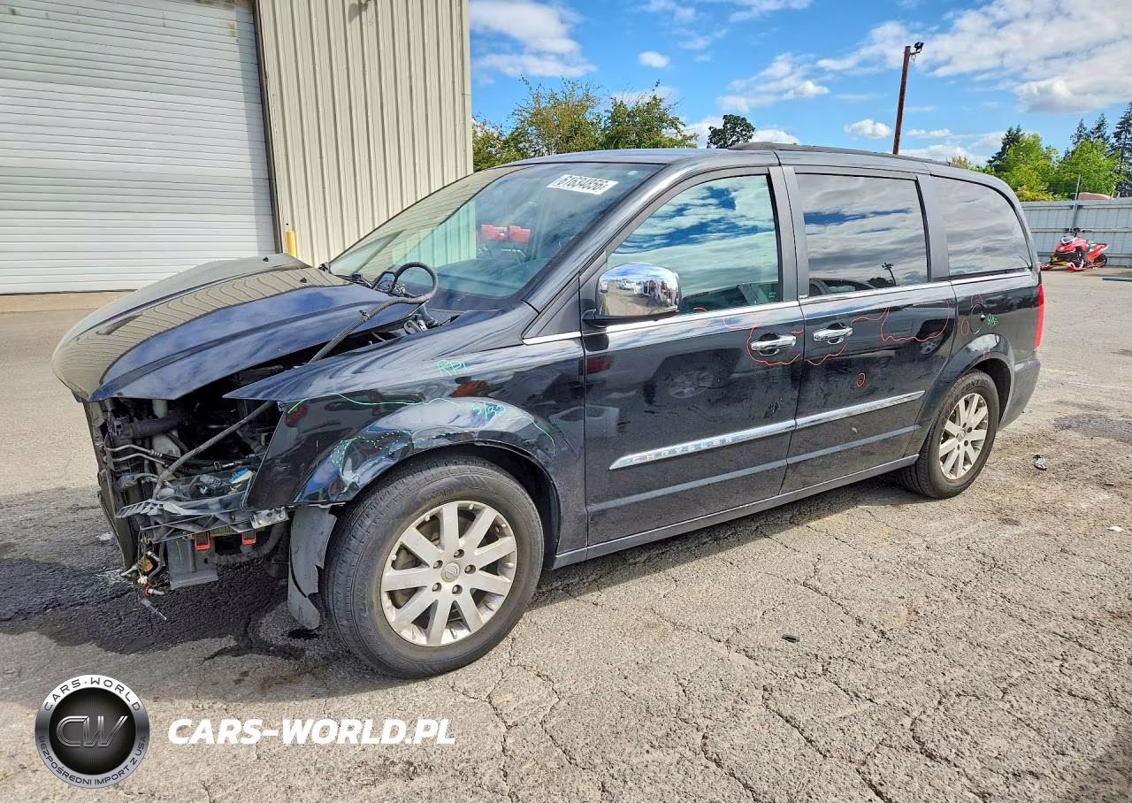 2012 Chrysler Town & Country Touring L