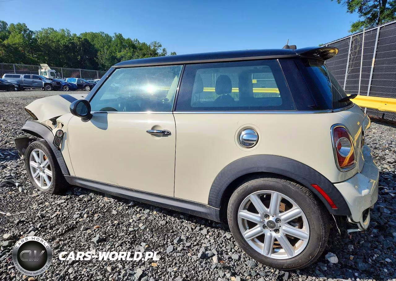 2011 Mini Cooper S VIN:WMWSV3C50BTY15526 - 2