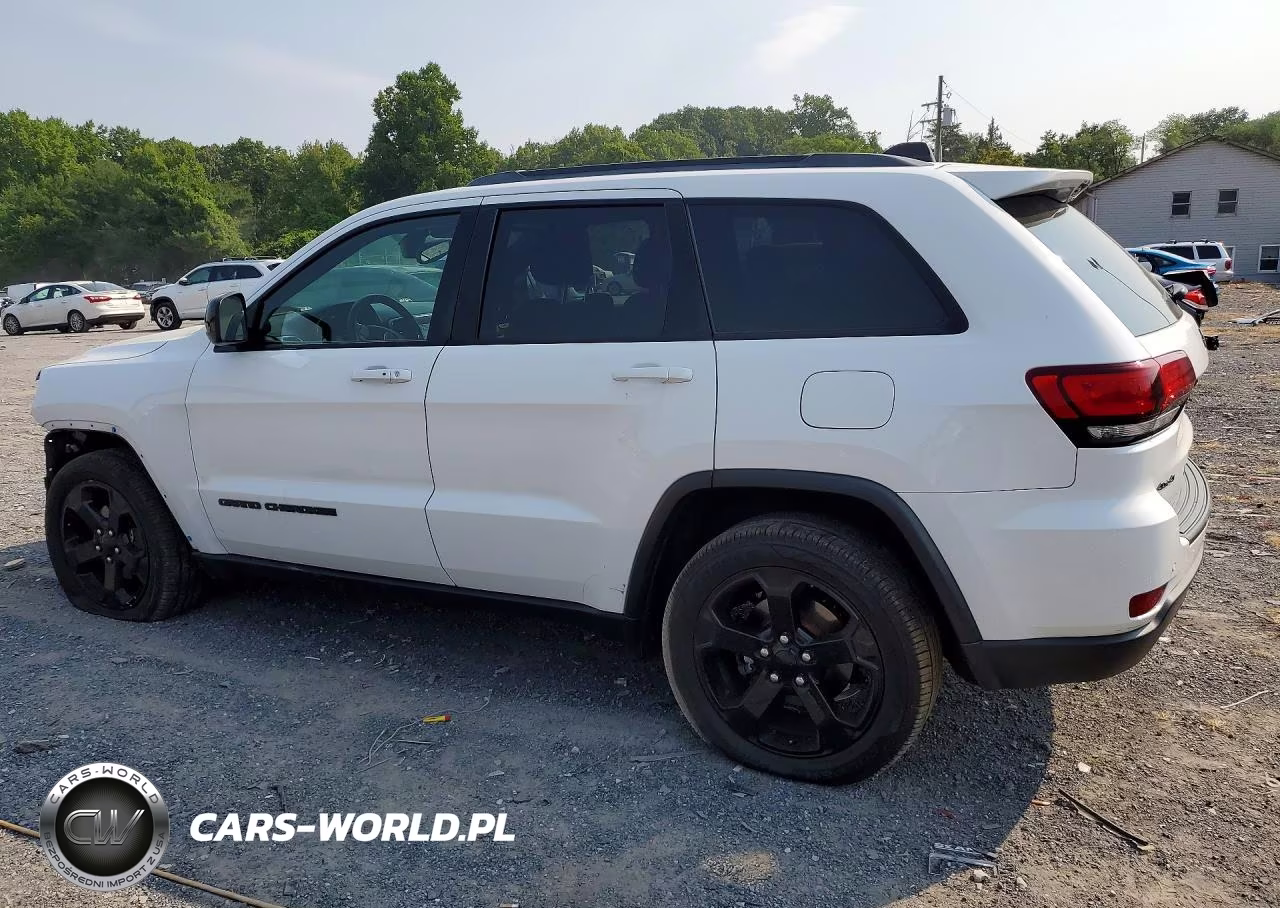 2018 Jeep Grand Cherokee Laredo VIN:1C4RJFAG2JC492548 - 2
