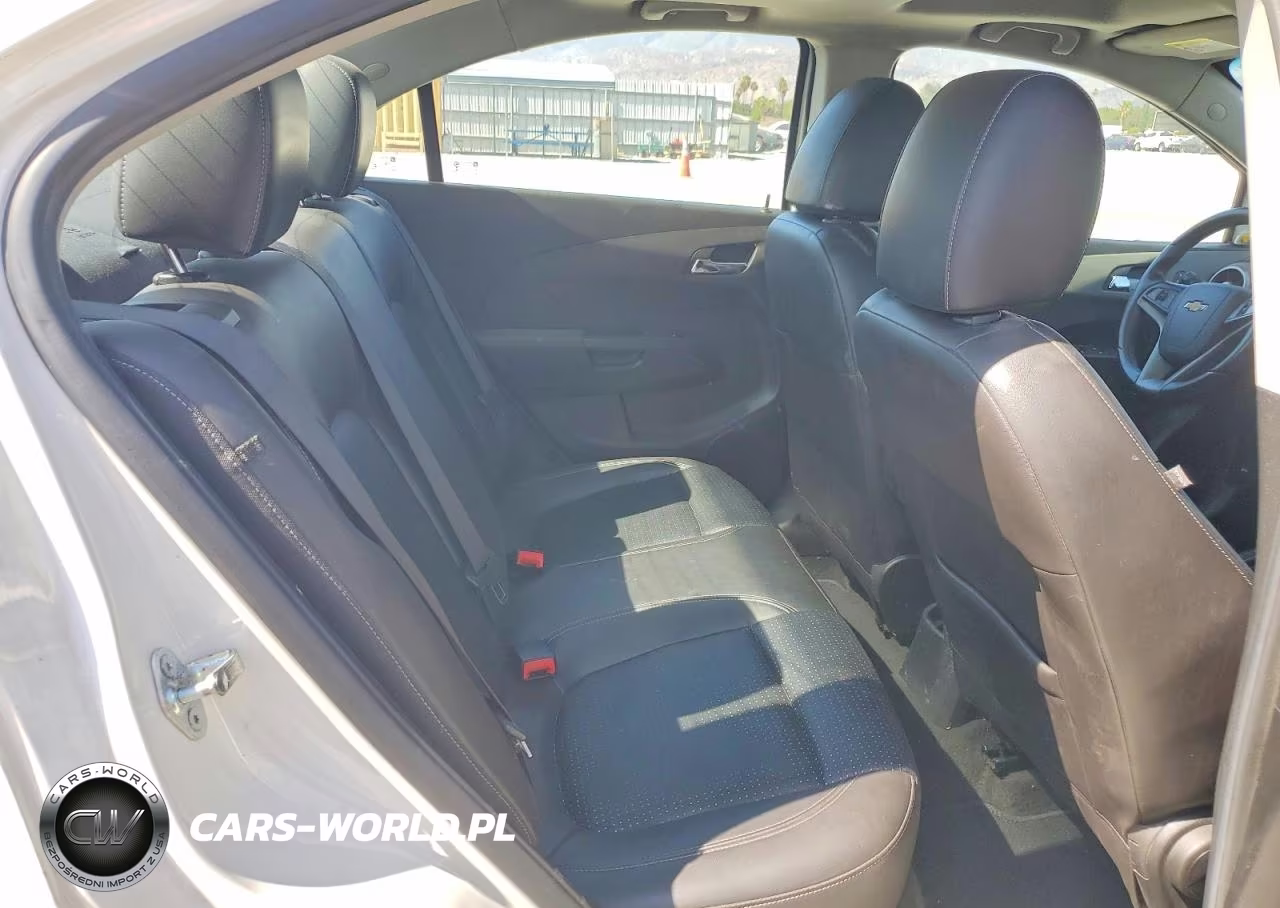 2016 Chevrolet Sonic Ltz VIN:1G1JE5SB8G4174234 - 10