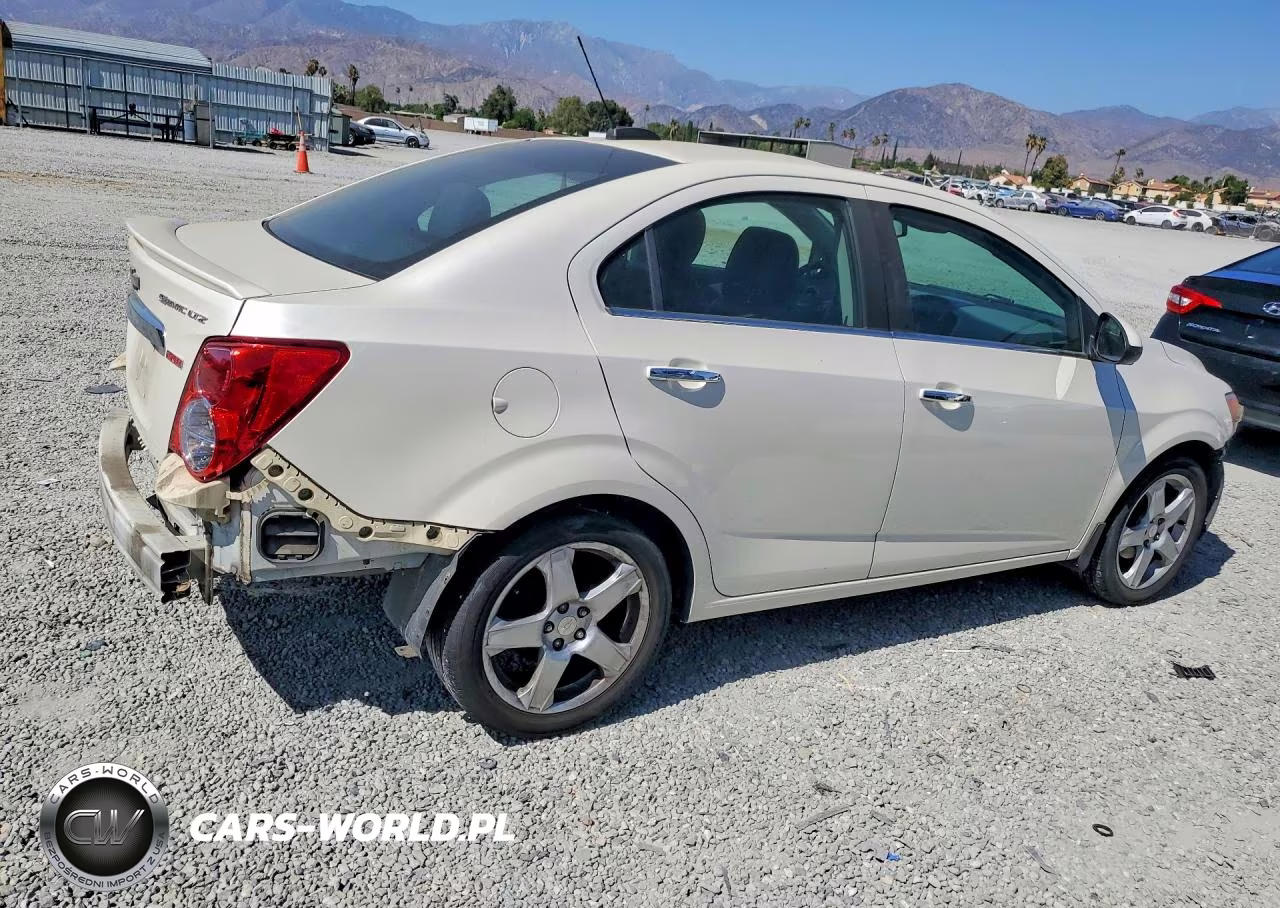 2016 Chevrolet Sonic Ltz VIN:1G1JE5SB8G4174234 - 3