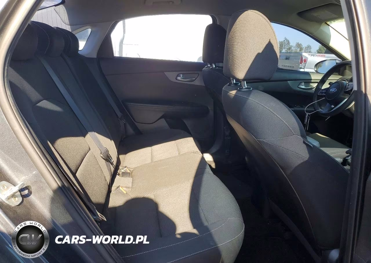 2021 Kia Forte Lxs VIN:3KPF24AD7ME307384 - 10
