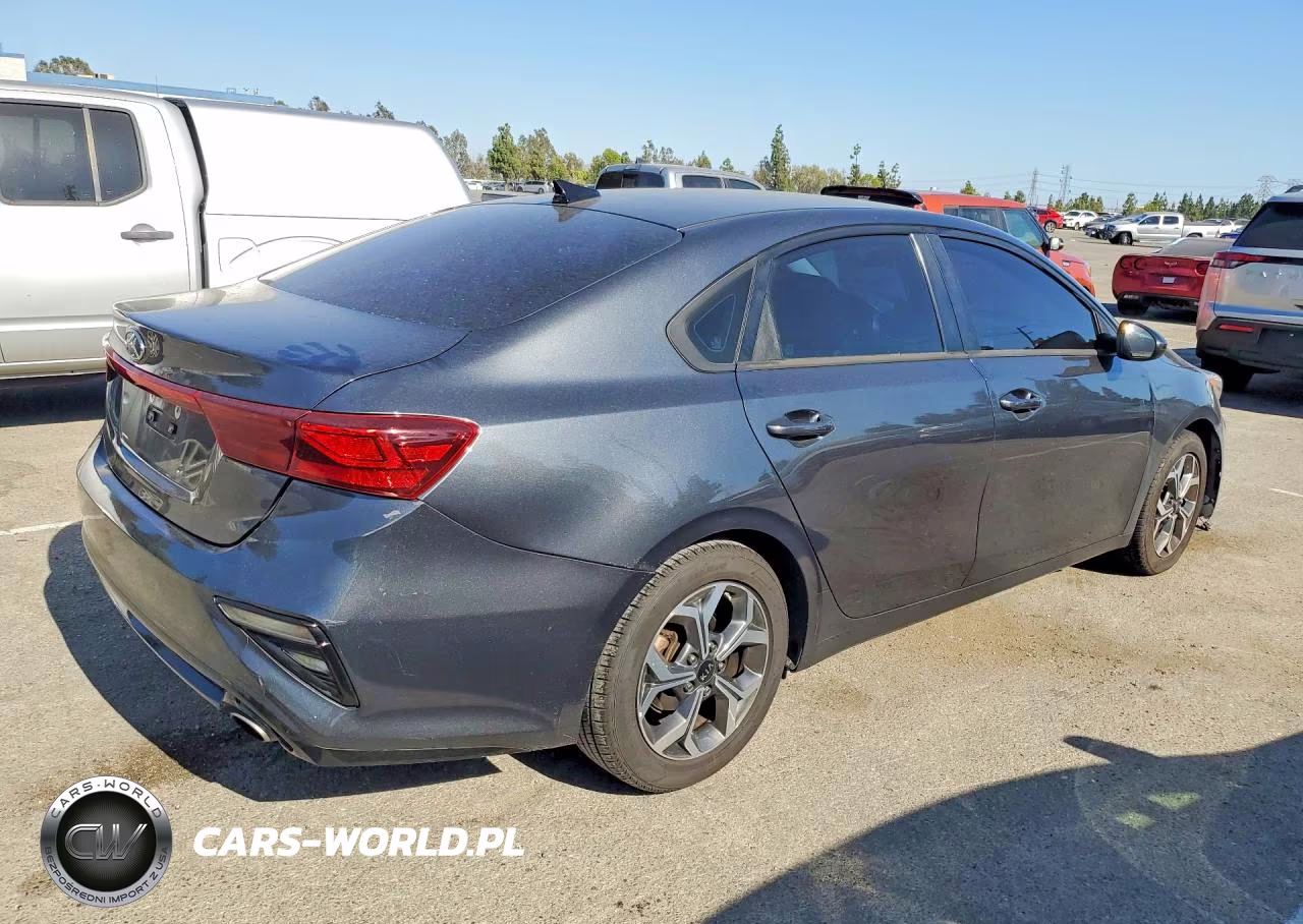 2021 Kia Forte Lxs VIN:3KPF24AD7ME307384 - 3