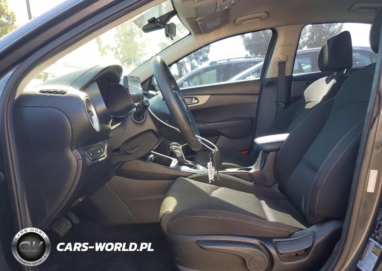 2021 Kia Forte Lxs VIN:3KPF24AD7ME307384 - 7