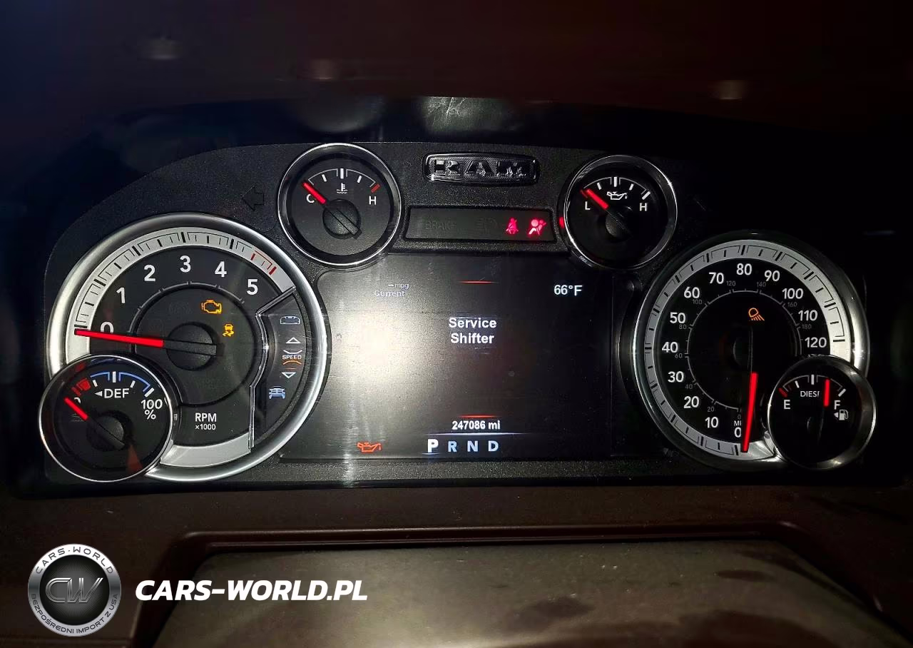 2018 Ram 1500 Laramie VIN:1C6RR7VM4JS246838 - 9