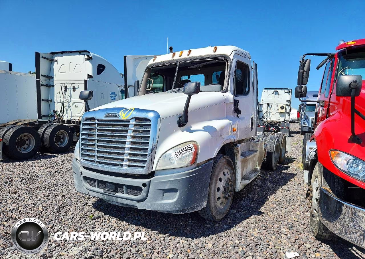 2014 Freightliner Cascadia Semi Truck
