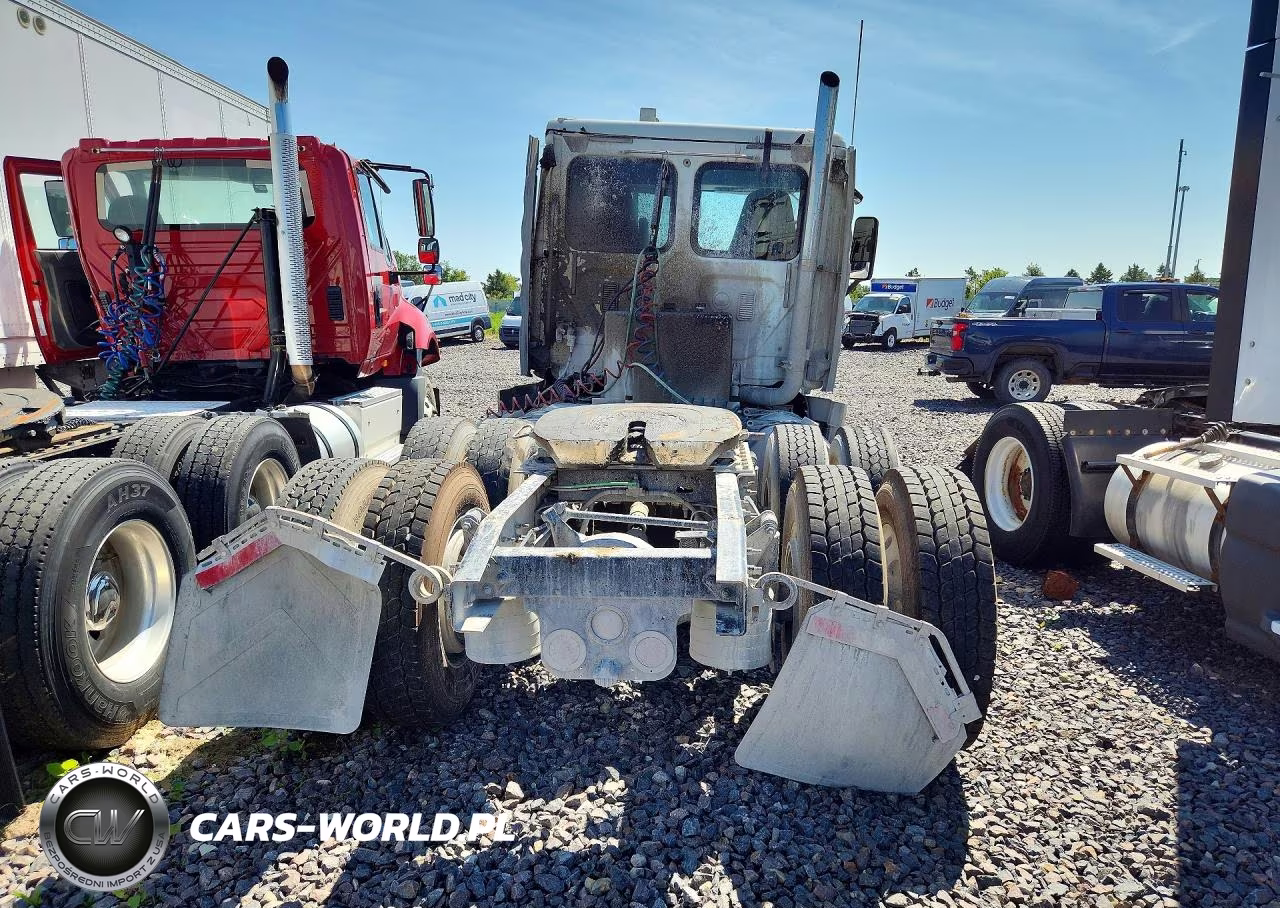 2014 Freightliner Cascadia Semi Truck VIN:3AKJGEDR5ESFJ7208 - 6