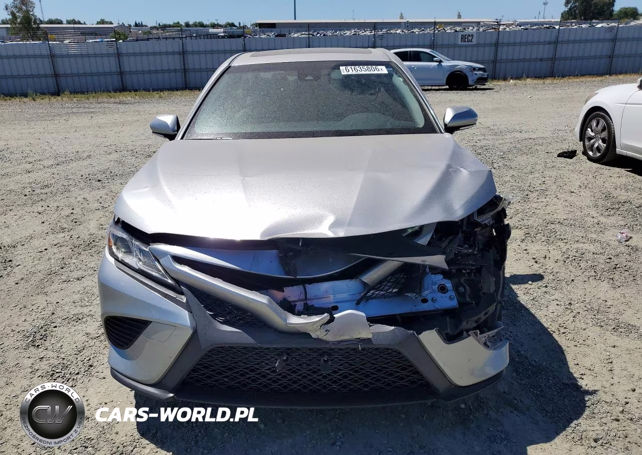 2018 Toyota Camry Se VIN:JTNB11HKXJ3055097 - 5