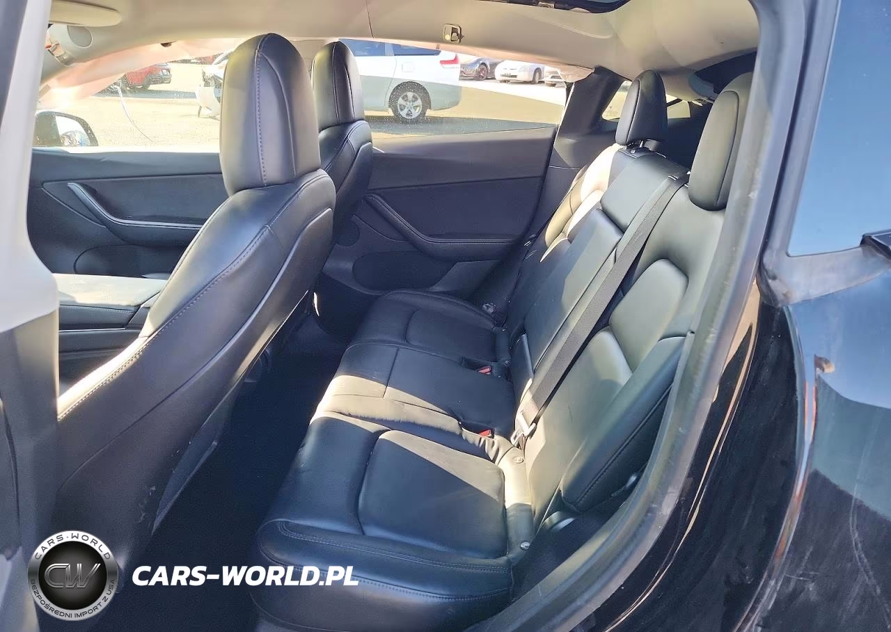 2020 Tesla Model Y VIN:5YJYGDEE2LF029953 - 10