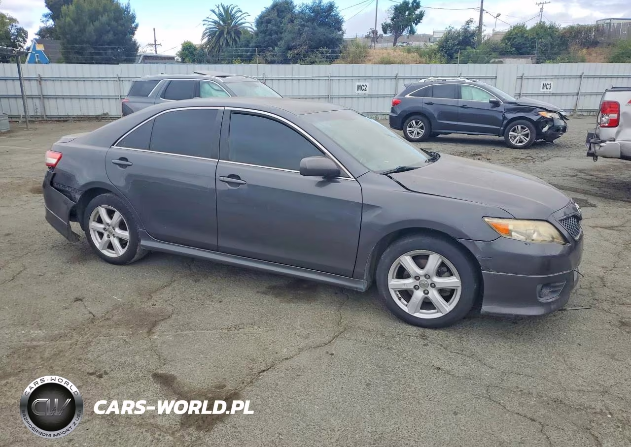 2010 Toyota Camry Se VIN:4T1BF3EK7AU063945 - 4