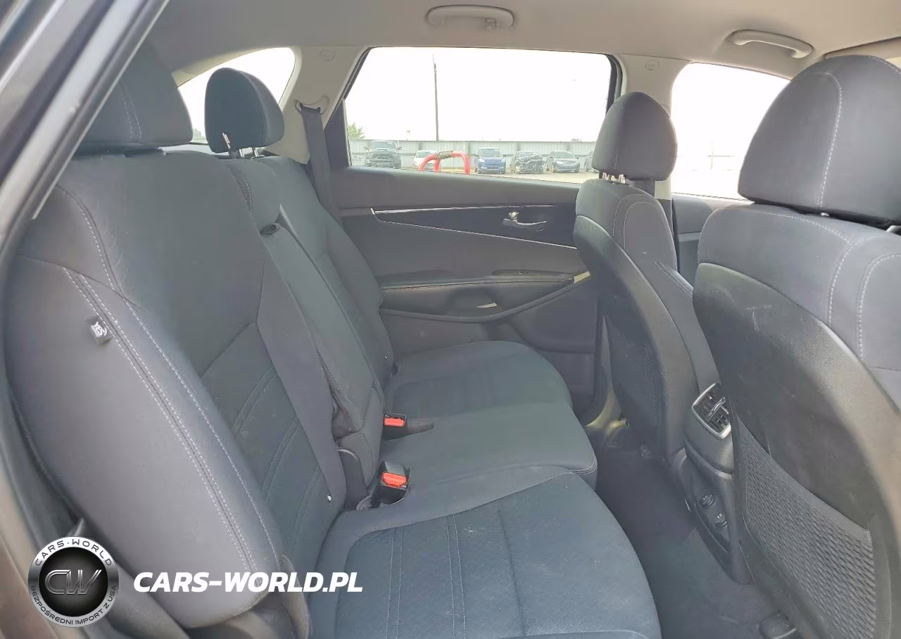2018 Kia Sorento Lx V6 VIN:5XYPGDA50JG406478 - 11
