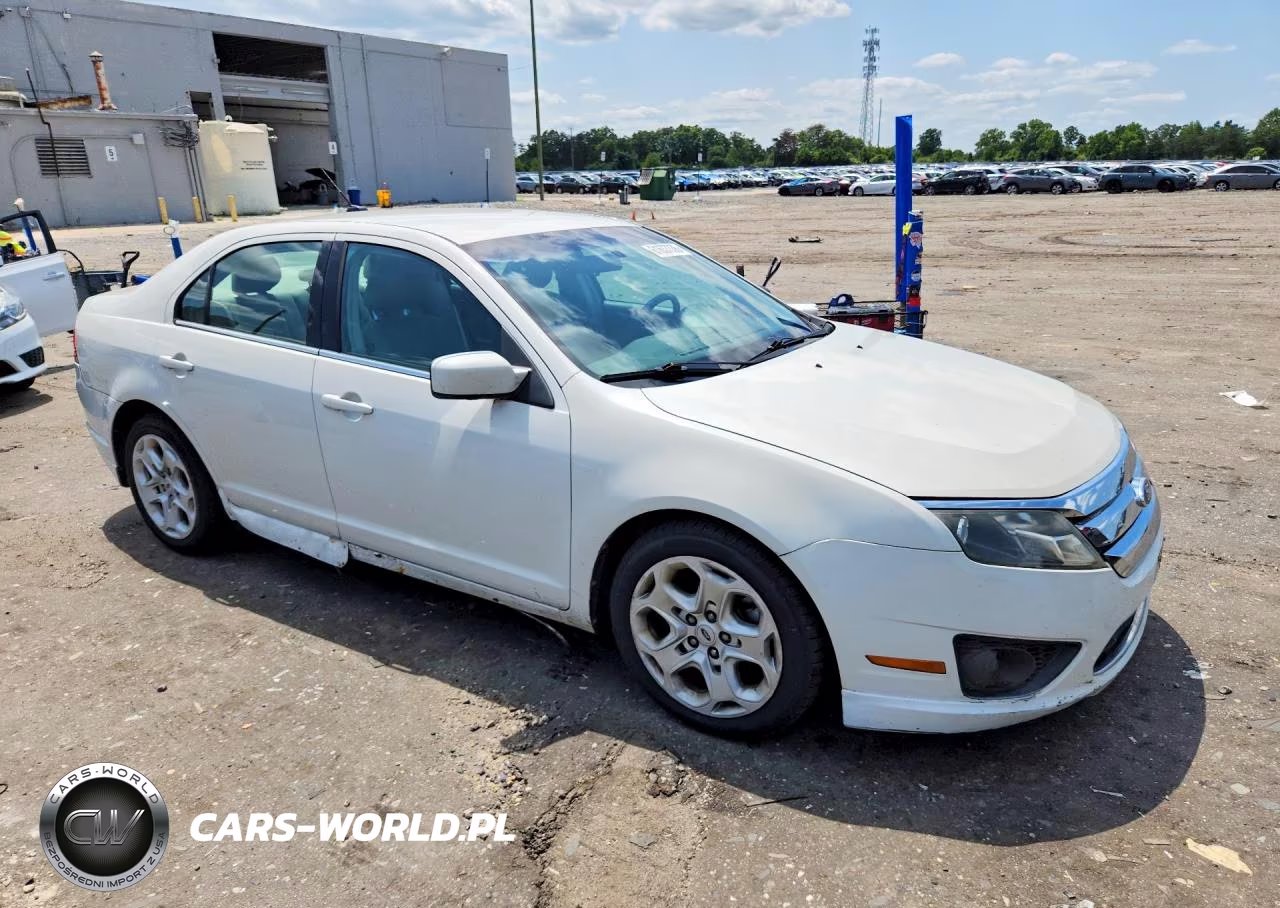 2011 Ford Fusion VIN:3FAHP0HA9BR318266 - 4