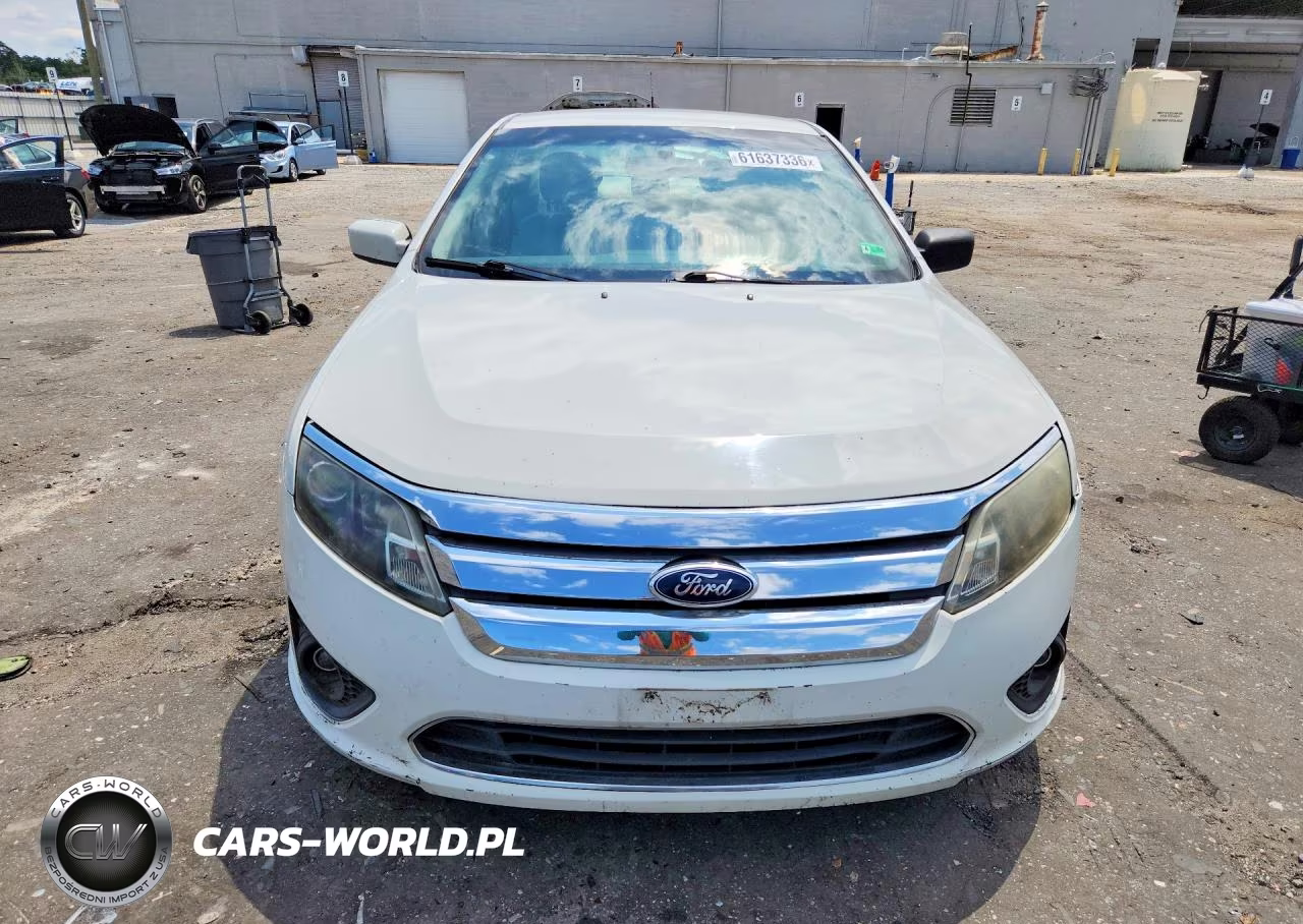 2011 Ford Fusion VIN:3FAHP0HA9BR318266 - 5