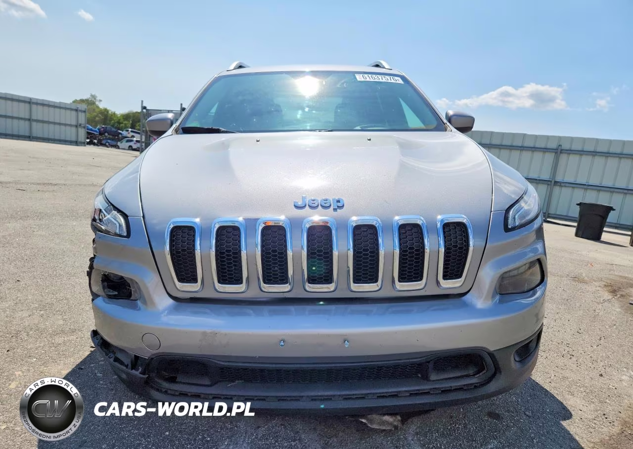 2014 Jeep Cherokee Latitude VIN:1C4PJMCB6EW318371 - 5