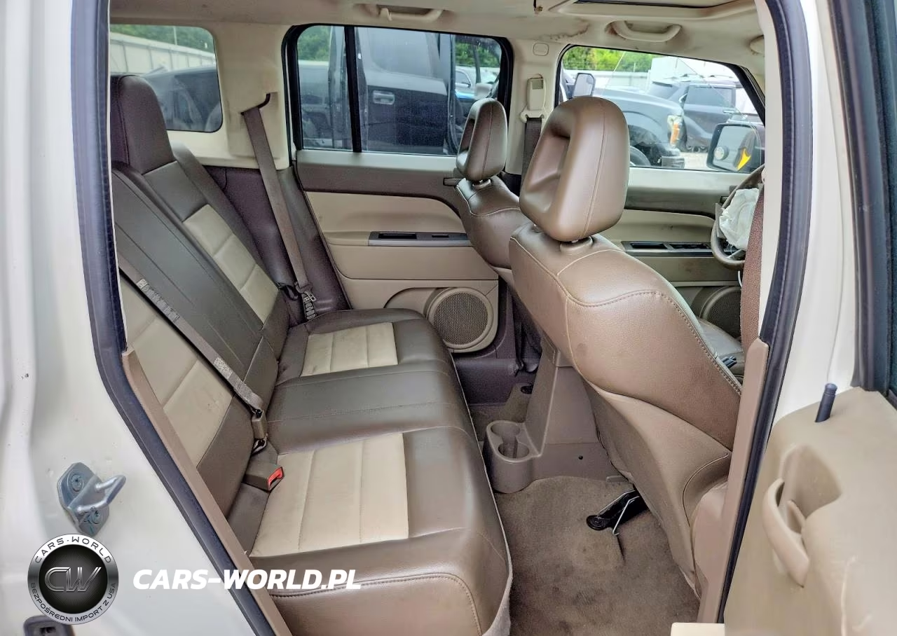 2007 Jeep Patriot Limited VIN:1J8FT48W27D398079 - 10