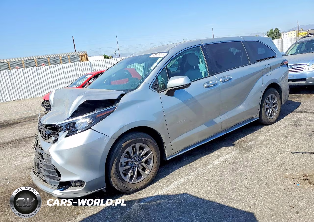 2024 Toyota Sienna Le – zdjęcie 1 z 13