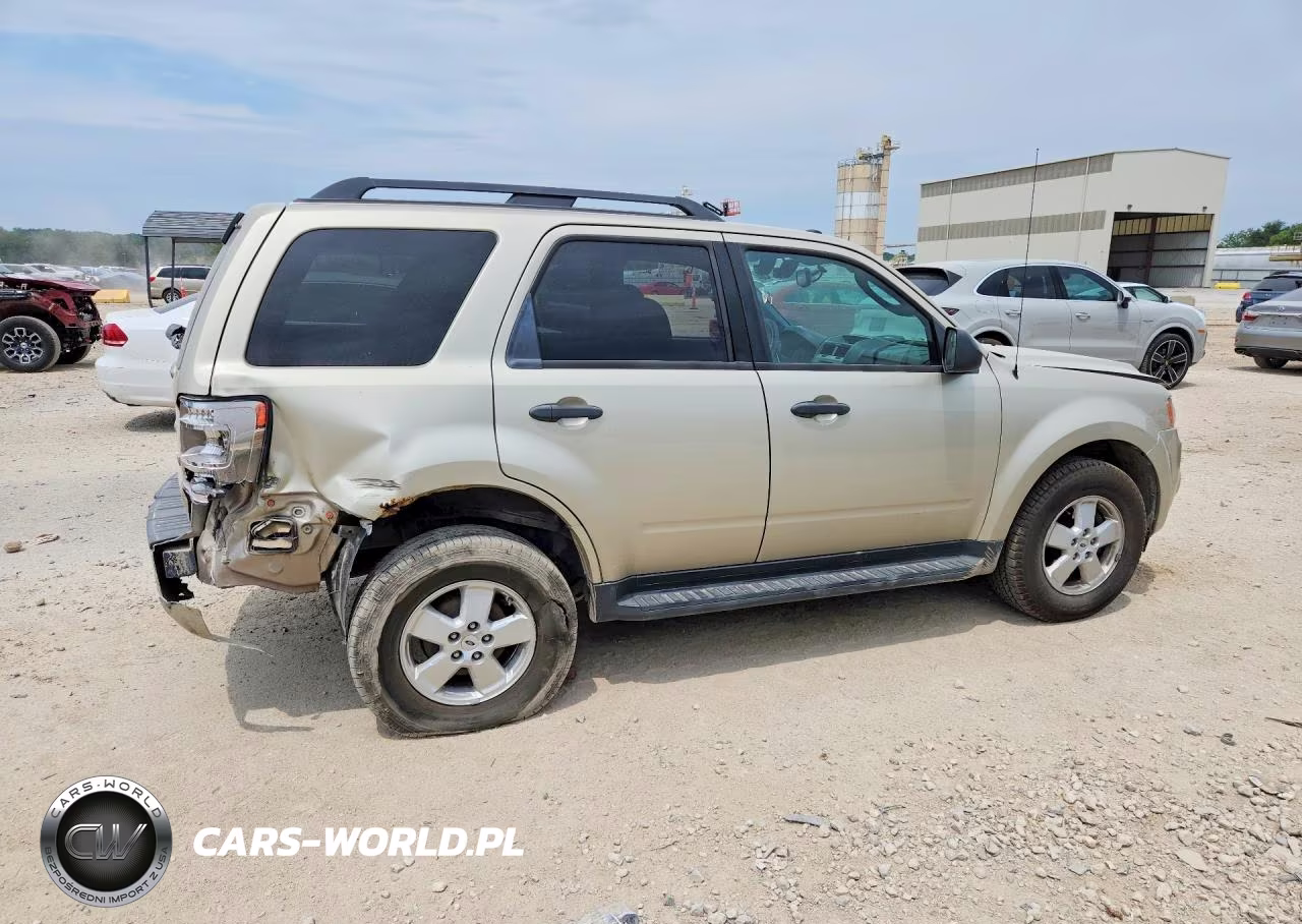 2012 Ford Escape Xlt VIN:1FMCU9DGXCKB31132 - 3