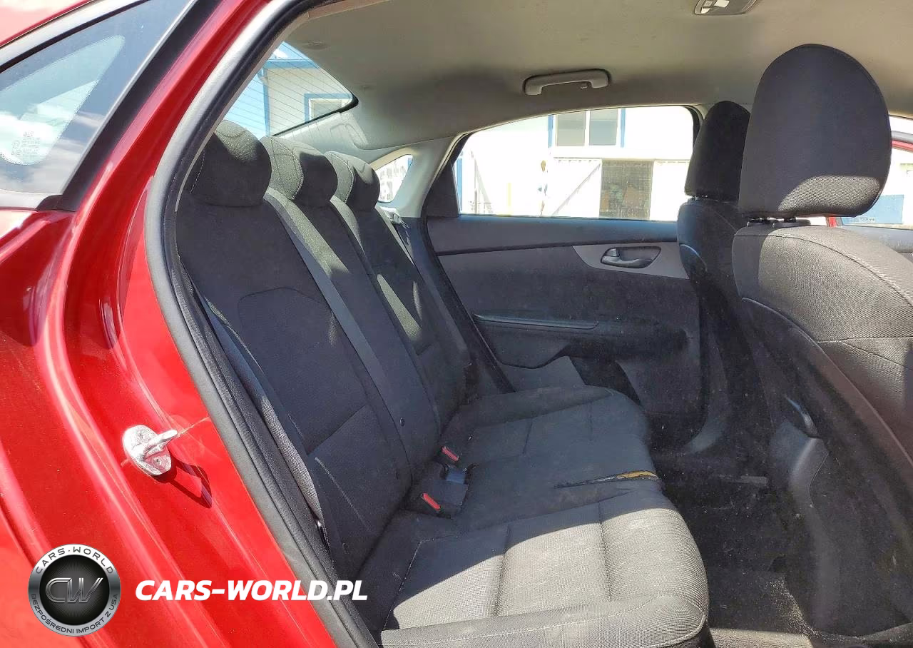 2021 Kia Forte Lxs VIN:3KPF24AD2ME353995 - 10