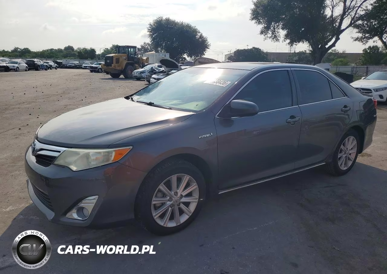 2013 Toyota Camry Hybrid Xle