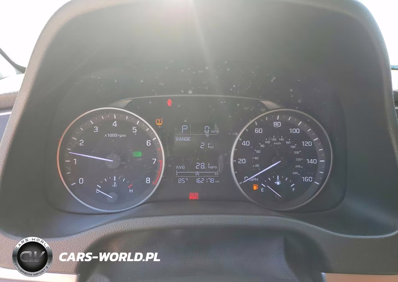 2018 Hyundai Elantra Sel VIN:5NPD74LF7JH324135 - 9