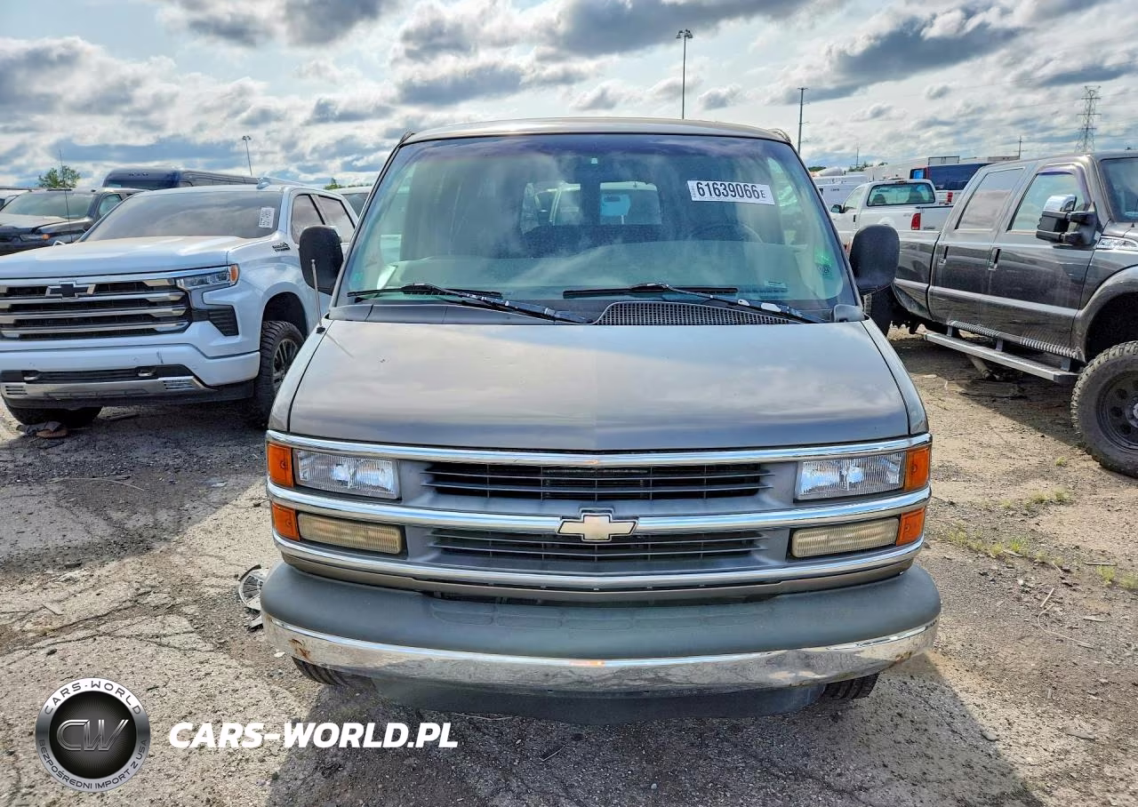 1999 Chevrolet Express G3500 VIN:1GAHG39R1X1002239 - 5