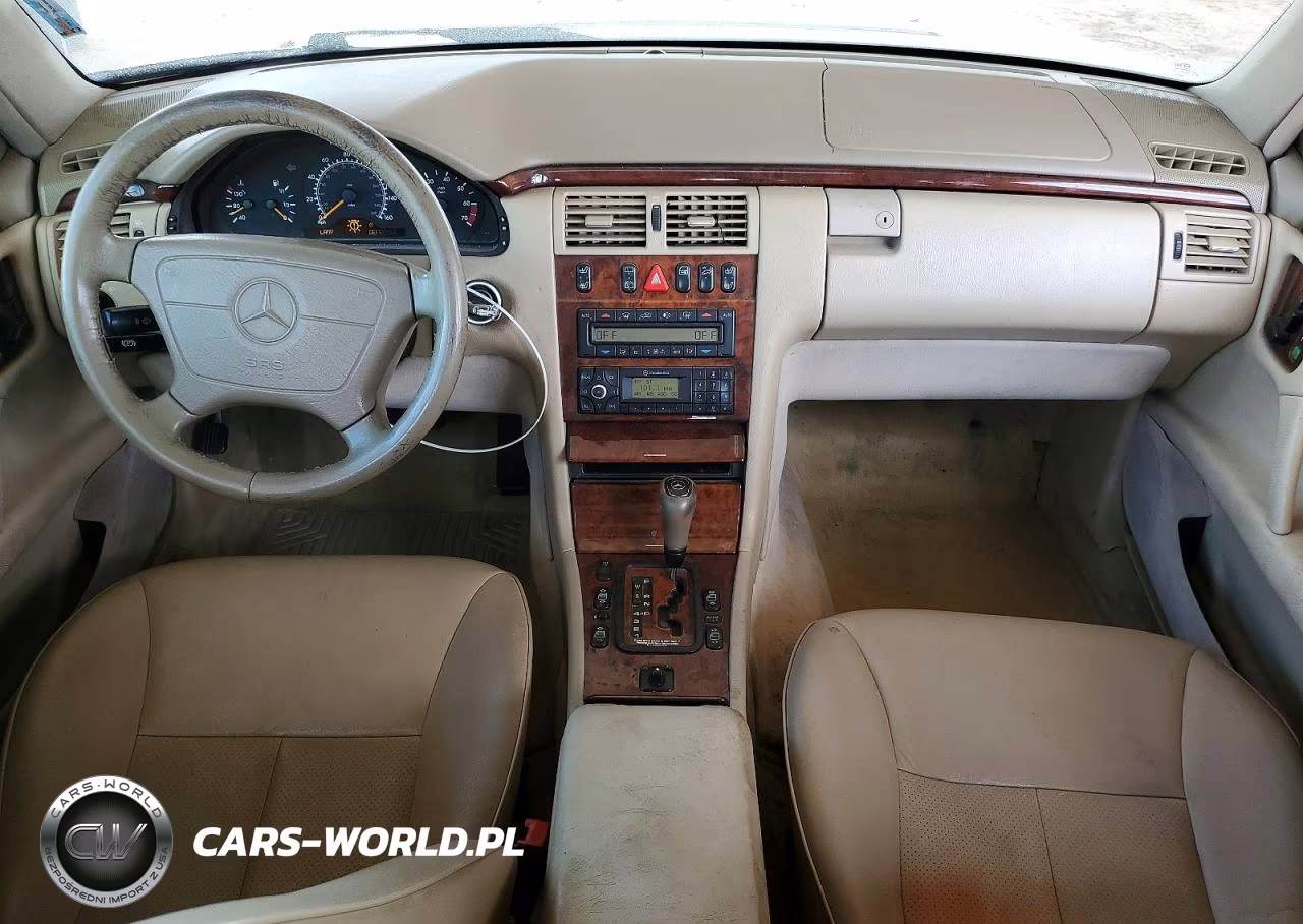 1999 Mercedes-Benz E 320 4Matic VIN:WDBJH82F8XX026830 - 8